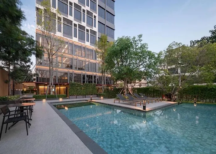 High Rise Luxury Loft-gym-pool-fast Wi-fi Apartment *