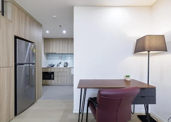 Apartment High Rise Luxury Loft-gym-pool-fast Wi-fi Bangkok