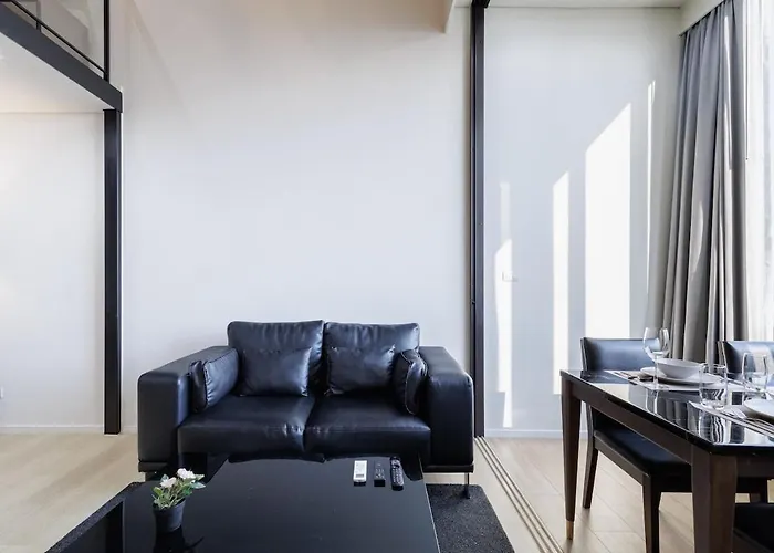 High Rise Luxury Loft-gym-pool-fast Wi-fi Bangkok