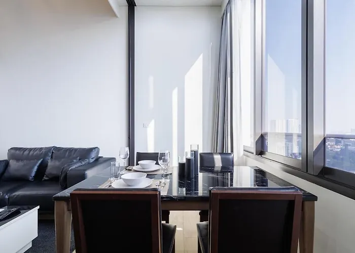 High Rise Luxury Loft-gym-pool-fast Wi-fi Apartment Bangkok