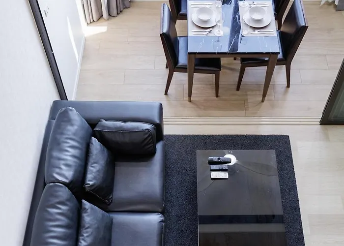 High Rise Luxury Loft-gym-pool-fast Wi-fi *