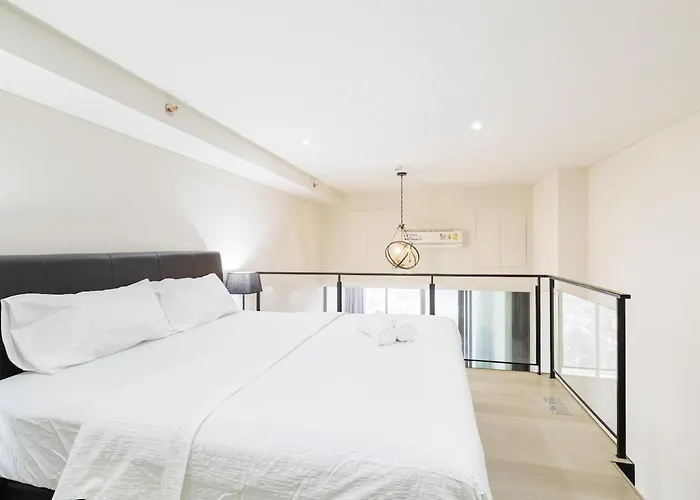 High Rise Luxury Loft-gym-pool-fast Wi-fi * Bangkok