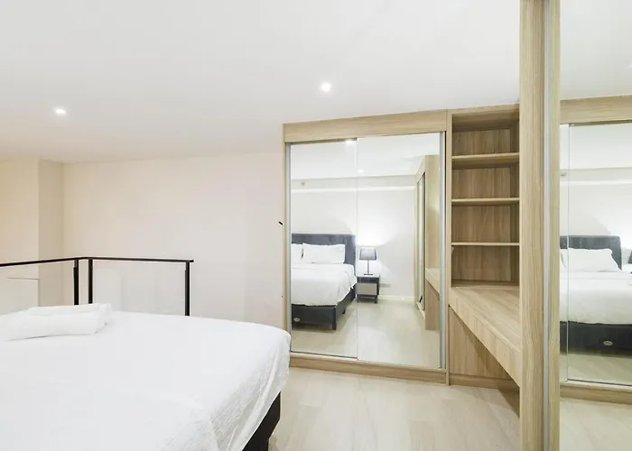 High Rise Luxury Loft-gym-pool-fast Wi-fi Apartment