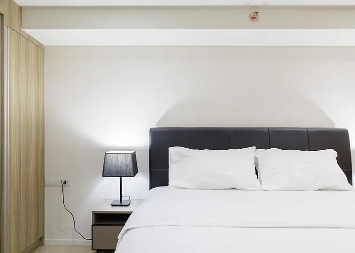 High Rise Luxury Loft-gym-pool-fast Wi-fi Apartment
