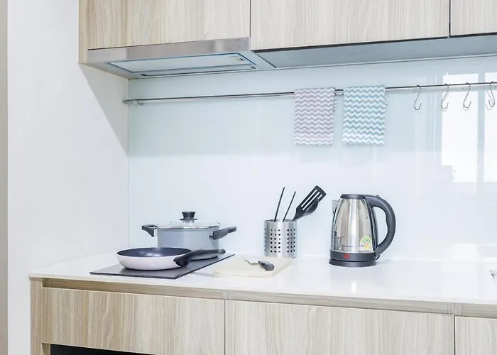 Apartment High Rise Luxury Loft-gym-pool-fast Wi-fi
