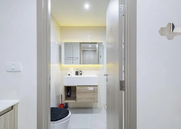 High Rise Luxury Loft-gym-pool-fast Wi-fi Apartment Bangkok