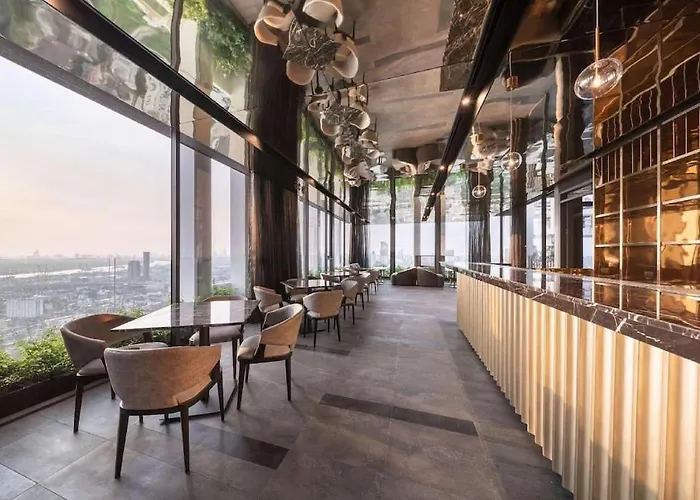 High Rise Luxury Loft-gym-pool-fast Wi-fi